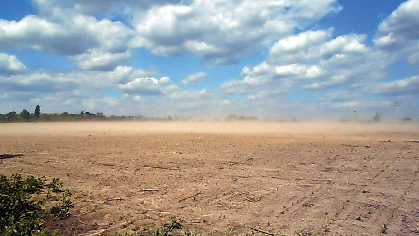 Розвиток дефляційних процесів (вітрова ерозія) на легких ґрунтах Київщини